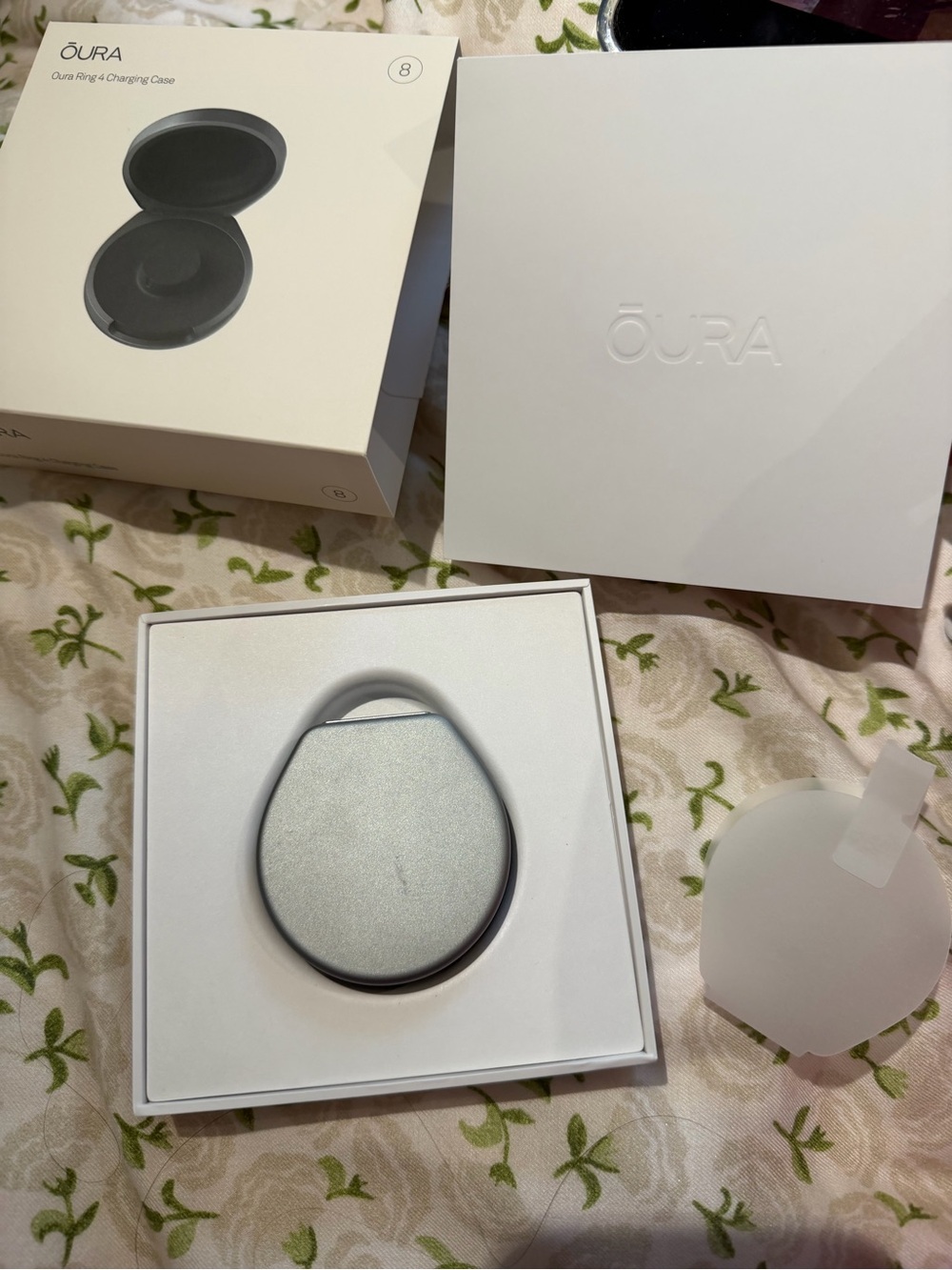 Oura ring 4 charging case